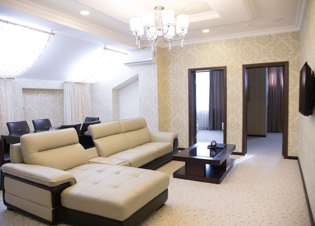 Premier Hotel Bishkek Exterior foto