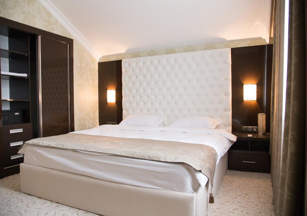 Premier Hotel Bishkek Exterior foto