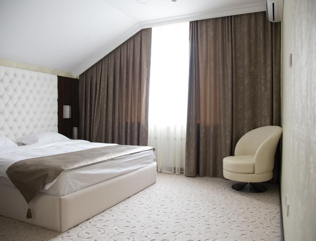 Premier Hotel Bishkek Quarto foto