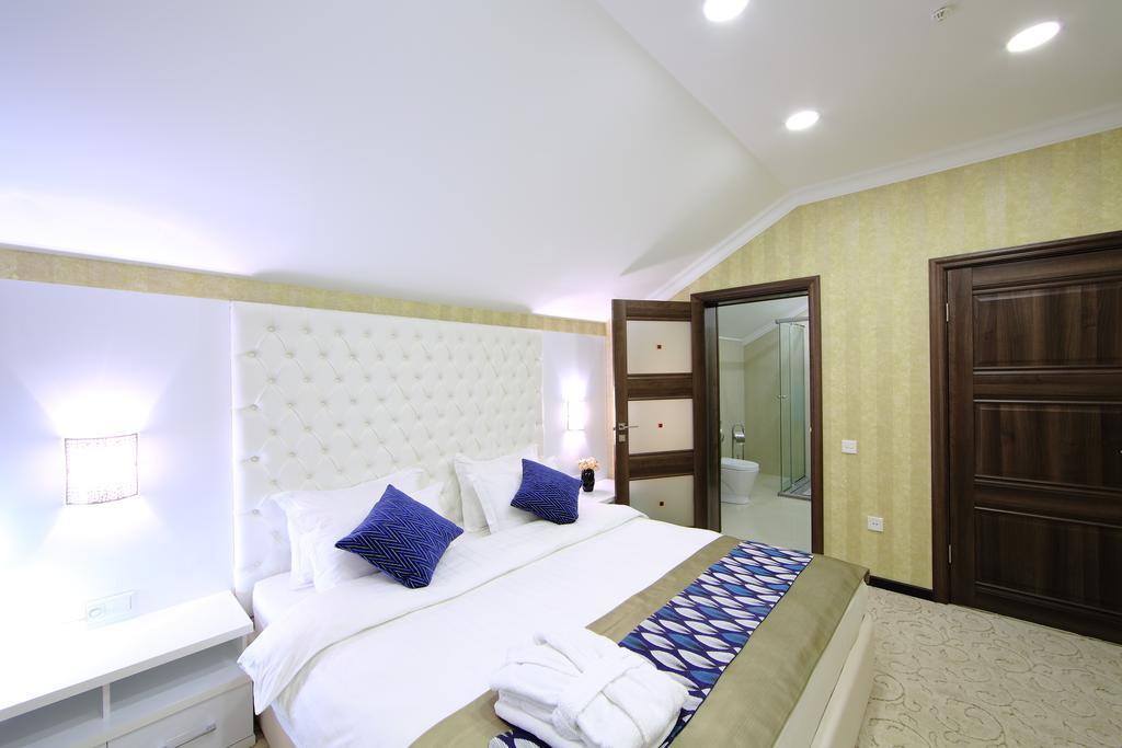 Premier Hotel Bishkek Exterior foto