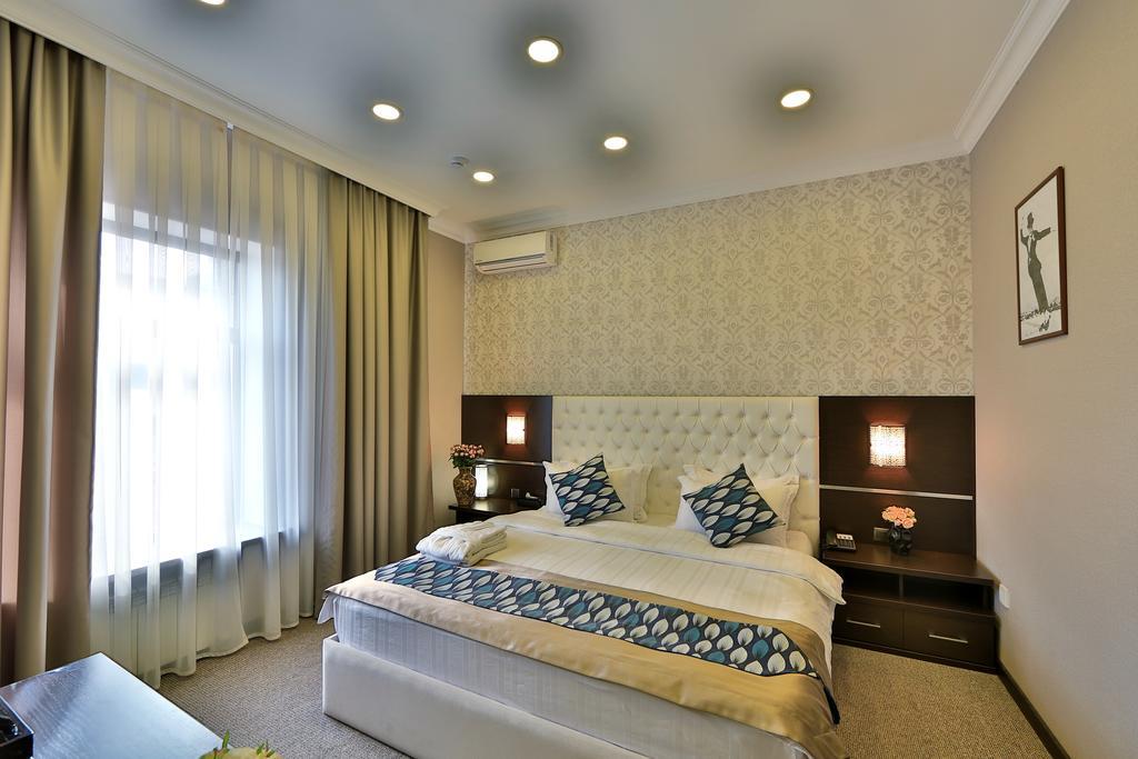 Premier Hotel Bishkek Exterior foto