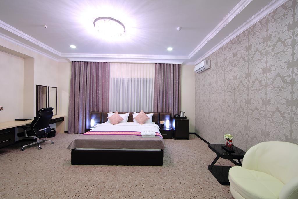 Premier Hotel Bishkek Exterior foto