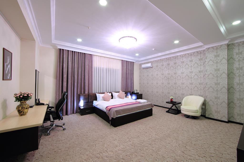 Premier Hotel Bishkek Exterior foto