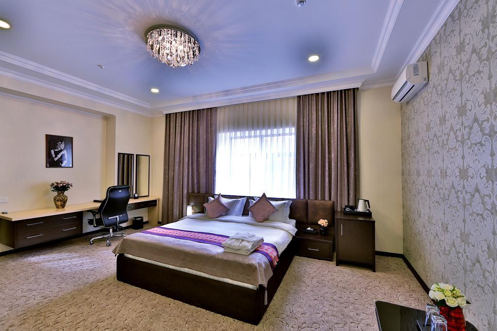 Premier Hotel Bishkek Exterior foto