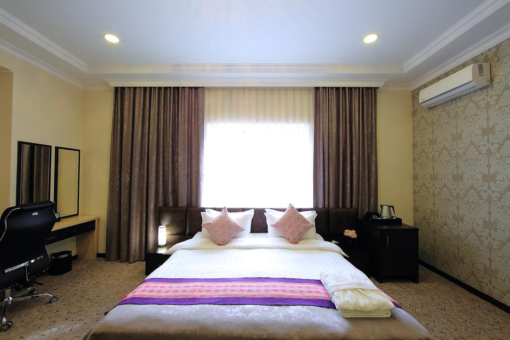 Premier Hotel Bishkek Exterior foto
