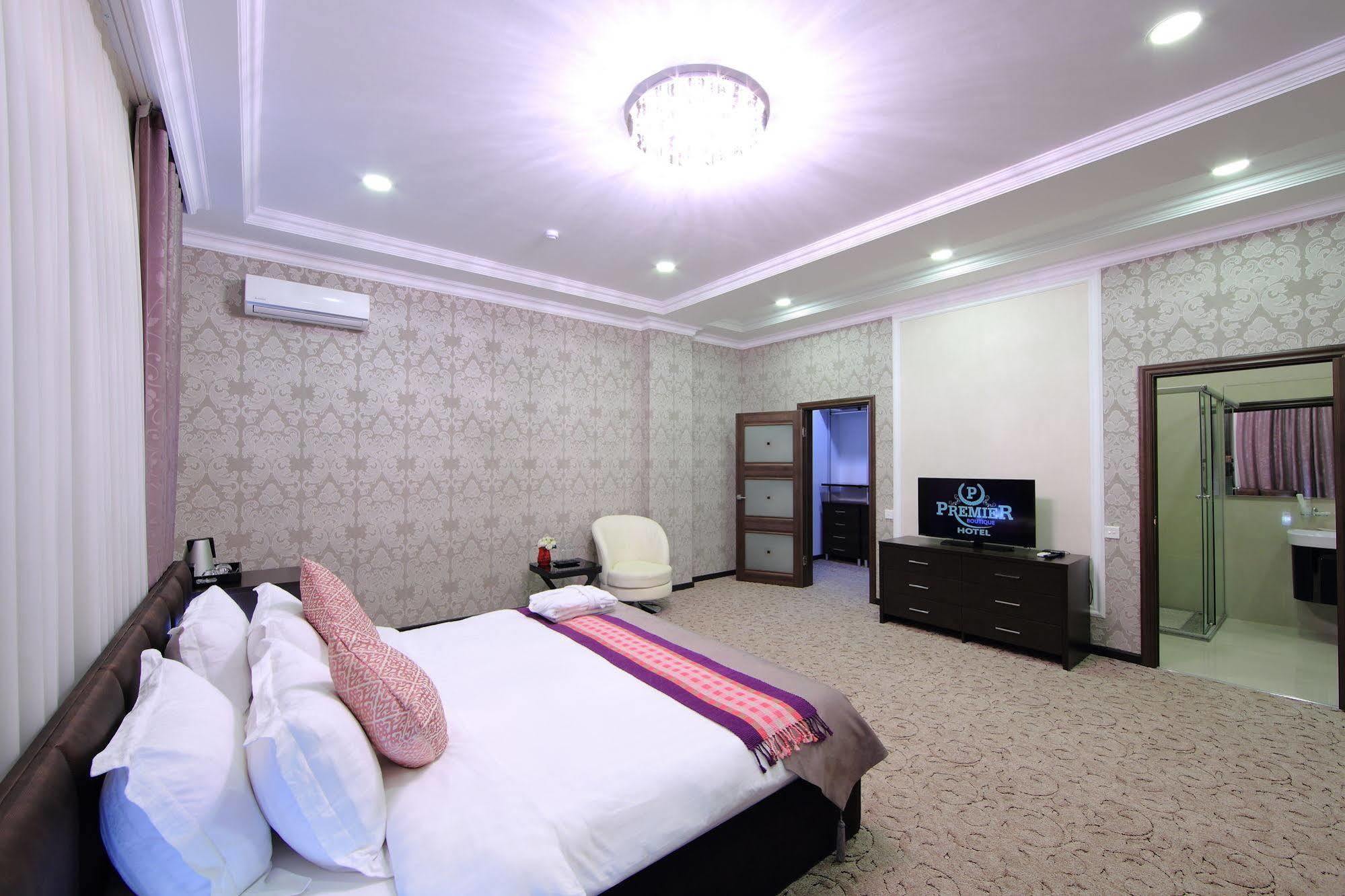 Premier Hotel Bishkek Exterior foto