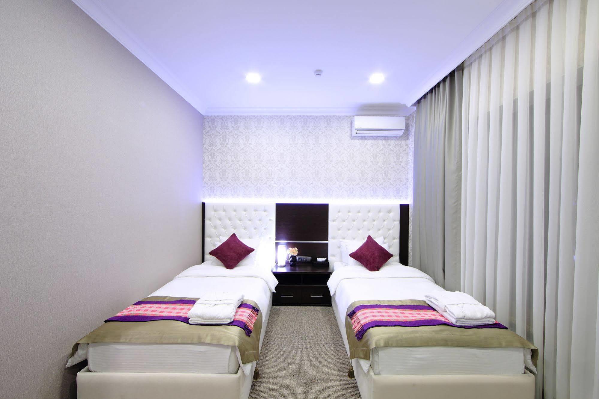 Premier Hotel Bishkek Exterior foto